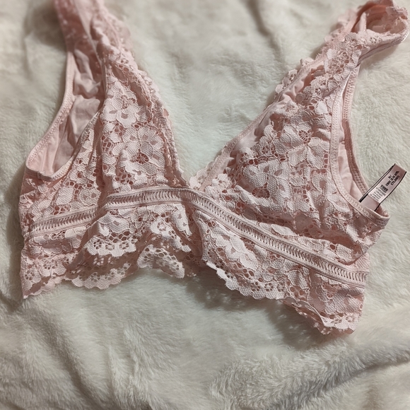 Victoria's Secret Pink Lace V-Neck Medium Bralette - Picture 2 of 2